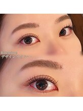 自社開発のオリジナルエクステはふわっふわの付け心地♪