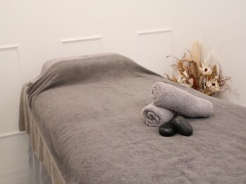 レア(Rhea)の写真/【都会を中心に大人気の〈lino式腸もみ〉が愛媛に上陸！女性のあらゆるお悩みは腸もみで解消♪】