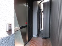 リフラ(Re fla)の雰囲気(奥の玄関からお入りください!)