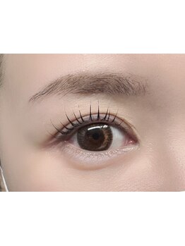 ナチュラル上品な目元にしたい