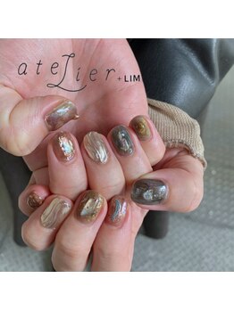 アトリエ プラス リム(atelier +LIM)/肌馴染みのいいくすみカラー