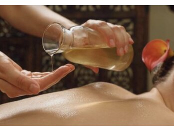 プラス 四条烏丸(Plus+)/アロマオイルでリンパマッサージ