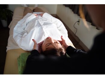 クマの冬眠 南川添店/施術風景