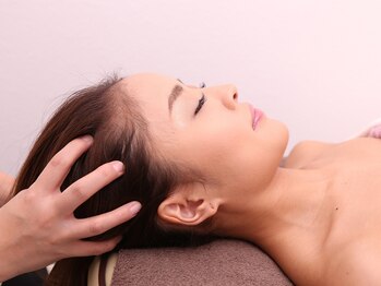 ブルースラッシュエアリ(BLUE / eari)/ヘッドマッサージ