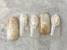 柔らかホワイトベージュネイル