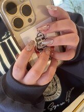 モアネイルズ(MORE-NAILS)/ピンクアシンメトリーネイル