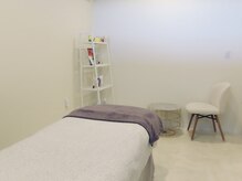 なごみの雰囲気（お一人様ずつのご案内『完全個室』周りを気にせずメイクお直し◎）