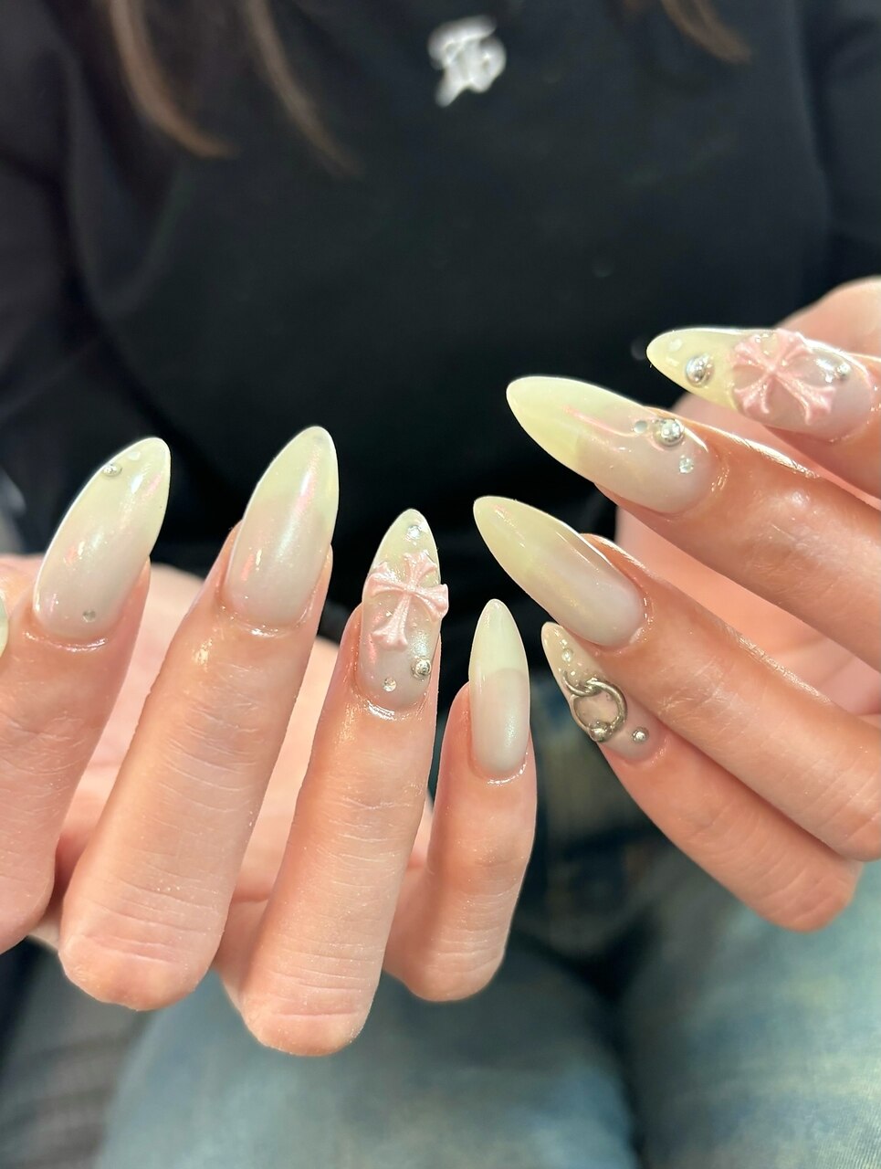 2025年-2026年冬トレンド】クロムのネイルデザイン集｜人気順｜10