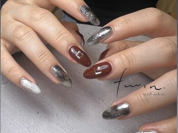 ツイン(twin.)/ニュアンスネイル