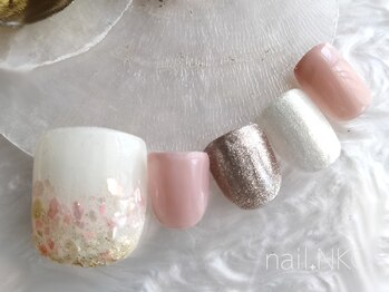 NKC/キラキラシェルのフットネイル