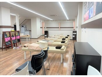 新潟亀田大通り整体院/広々とした店内!