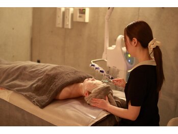 アム バイ オーキッド 代々木公園(UM by ORCHID)/ニキビ改善・シミ改善・毛穴