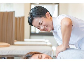 整体サロン ボディファシリテイト 大船本店/肩甲骨を弛めます(^^♪