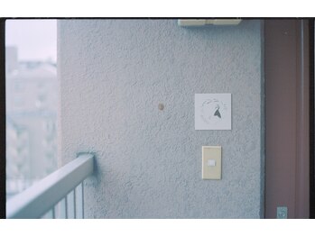 ゆりの花/サロン入り口