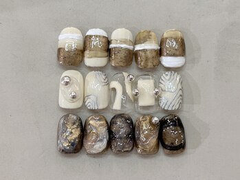 秋のひと癖ニュアンス凹凸アート