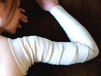 ゴータスディグラシア(Gotas de gracia)/【二の腕集中バンテージ】