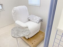 個室のプライベート空間&ふかふかのベッドでリラックスできます