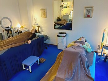 アオヤマ サロン ワイゼット(AOYAMA SALON YZ)/ペアで美容鍼が受けられます