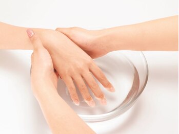 インフェイシャス 大丸福岡天神店/手と爪のエイジングケア◆STEP1
