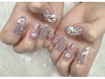 プトゥプトゥ(ptu ptu)/キラキラ羽ネイル