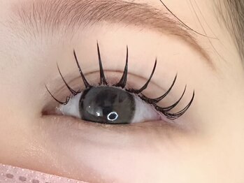 ハヌル(Haneul)の写真/【圧倒的持続力のLED施術★】従来のエクステじゃ満足できない方に!汗水・湿気・油分に強く敏感肌でもOK◎