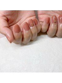 ワンカラーに小さいストーン♪