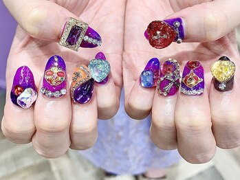 ネイルマフィア 原宿(NAIL MAFIA)/キラキラパーツ盛りデザイン