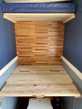 ムスビ(musubi)/開閉タイプのオムツ替え台2