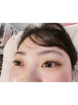 ナチュラル上品な目元にしたい