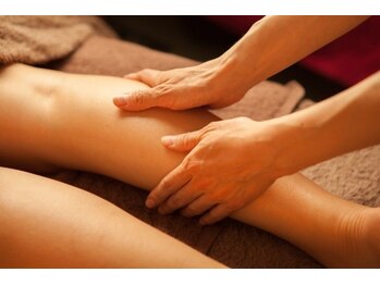 エミティーパールの写真/≪極上癒しのアロマトリートメント60分5000円≫お疲れの部位を集中的にほぐし、足のむくみもスッキリ解消☆