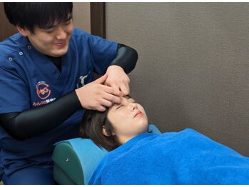 与野駅前鍼灸整骨院の写真/目周りの凝りに集中アプローチ！施術後のすっきりとした爽快感に感動♪知らずに溜め込んだ疲労をリセット！