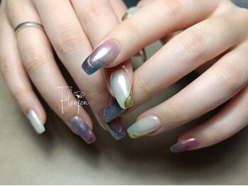 フローフェン(Floofen)/オーロラネイル