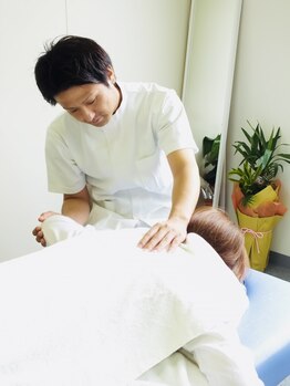 日高カイロプラクティックの写真/《首肩コリ×眼精疲労に》デスクワークや仕事の蓄積疲労を徹底ケア☆確かな手技で頭もスッキリ軽やかに！