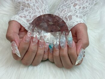 Fialy【9月10日OPEN（予定）】の写真/【つけ放題でこだわりを形に】トレンドパーツも豊富にご用意♪妥協したくない欲張りネイルも大歓迎です◎