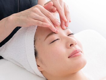 エヴァーグレース プレミシャス 心斎橋店(EVER GARACE Premycious)/目元ケア>目元のマッサージ