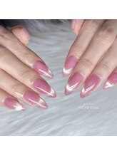 リッシュ トロワ(RICHE trois)/マグフレンチネイル