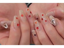 ネイルアンドアイラッシュスタジオ シュシュ(chouchou)/まだまだ人気ハートホロネイル