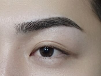 プルーフ(proof)の写真/眉毛で差をつける！都会的×スマートなデザイン性の高いメンズ眉・ファッションを格上げ〇
