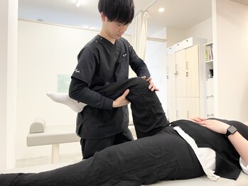 桜木町駅前鍼灸接骨院/O脚矯正/腰痛や膝の痛みに◎