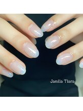 ジャミーラ ティアラ(Jamila Tiara)/ホワイトラメグラデーション