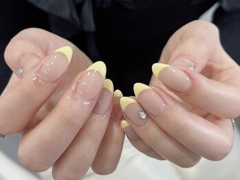 ネオリーブ ウリ(Neolive uri)/イエローネイル