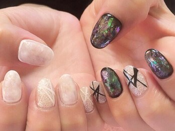 ネイルサロンオーパス(OPUS)/ブラック×ホワイト