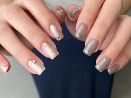 シンプルちぐはぐネイル