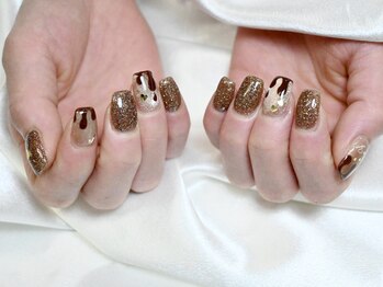 chocolate nail