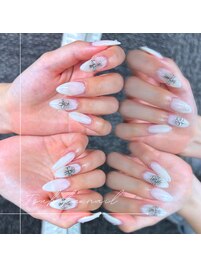 【SHEER WHITE × CROSS NAILS】