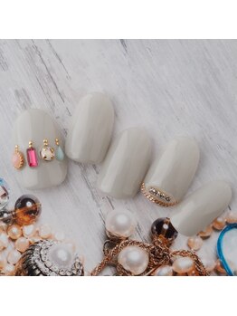 ラ カゼッタ(La casetta)/カラフルビジューキラキラネイル