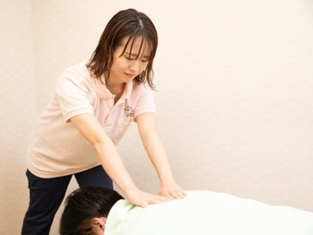 ひなはり灸整骨院/巻き肩、猫背改善◎