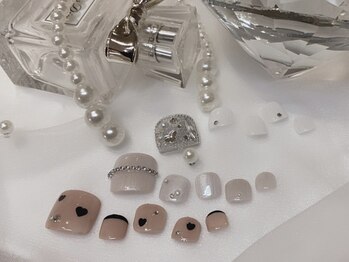 ファメル(Fam-er)の写真/【フット定額ネイル＊¥7500～】カラー変更OK！定期的に変わる定額デザインでお好きなデザインが見つかる♪