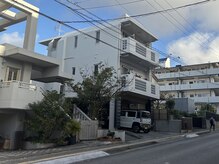 まごころの雰囲気（［サロン建物］安謝1-7-10日和荘202、３階建て白いアパートです）