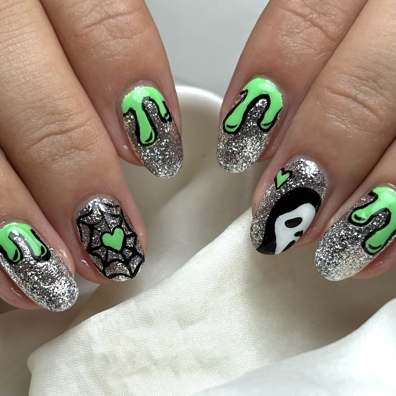 2025年-2026年冬トレンド】ハロウィンネイルのネイルデザイン集｜人気